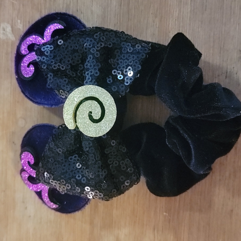 Disney little mermaid villian ursula scrunchie